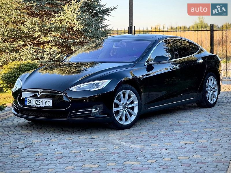 Лифтбек Tesla Model S 2013 в Дрогобыче