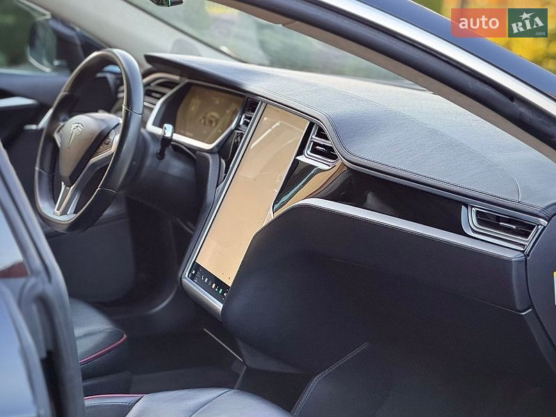 Лифтбек Tesla Model S 2013 в Дрогобыче