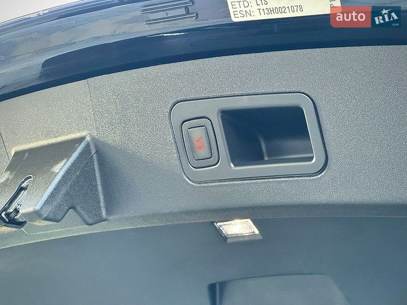 Лифтбек Tesla Model S 2013 в Дрогобыче