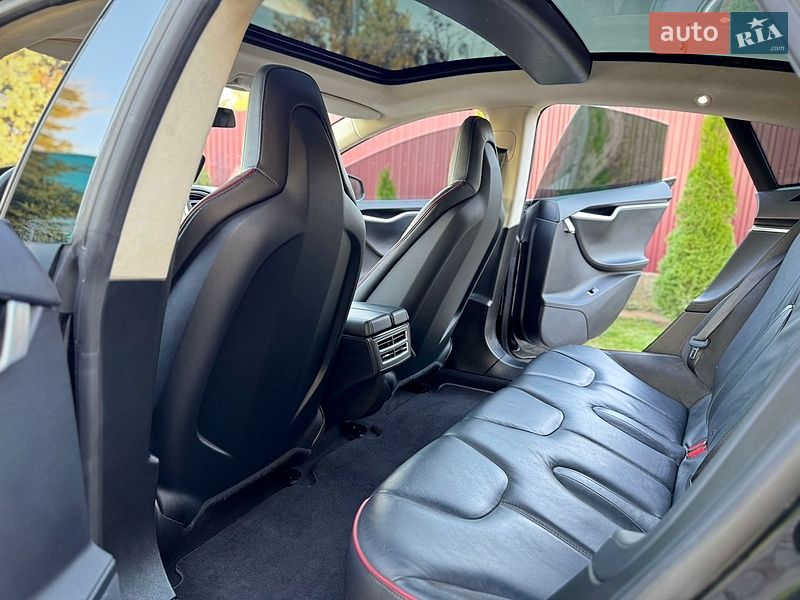 Лифтбек Tesla Model S 2013 в Дрогобыче