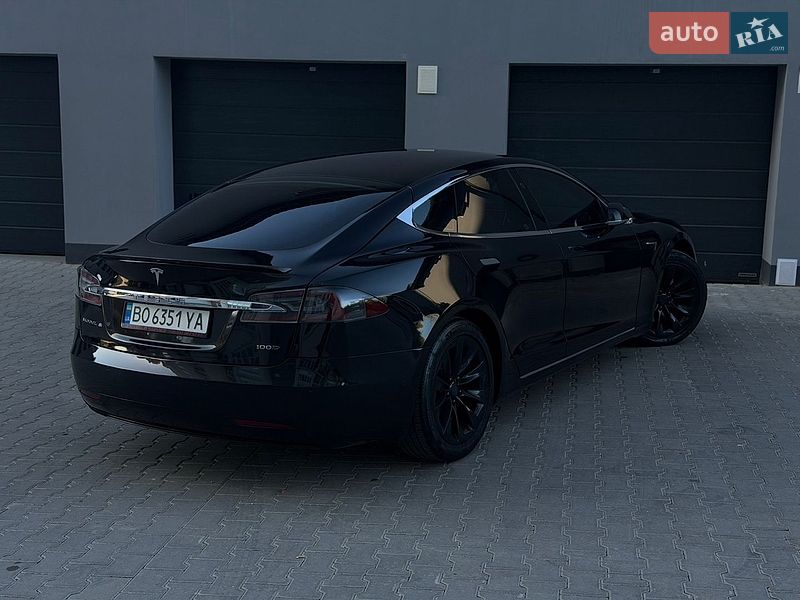Ліфтбек Tesla Model S 2017 в Тернополі