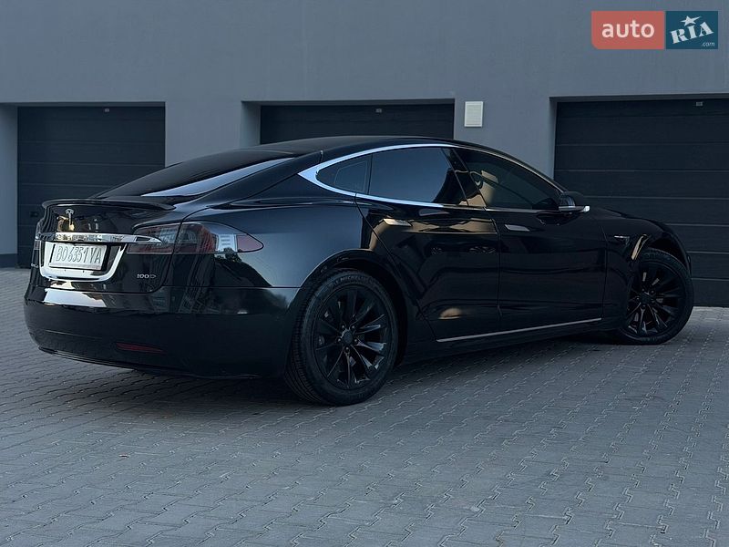 Ліфтбек Tesla Model S 2017 в Тернополі