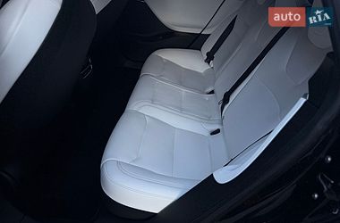 Ліфтбек Tesla Model S 2017 в Тернополі