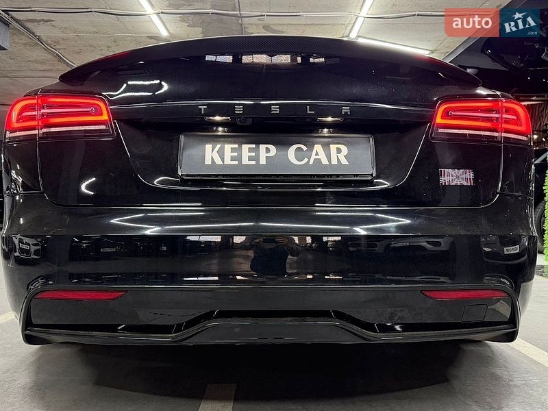 Лифтбек Tesla Model S 2023 в Одессе