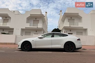 Лифтбек Tesla Model S 2014 в Киеве