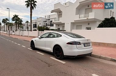 Лифтбек Tesla Model S 2014 в Киеве