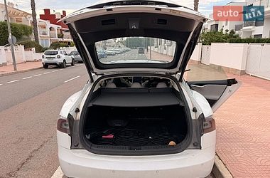 Лифтбек Tesla Model S 2014 в Киеве