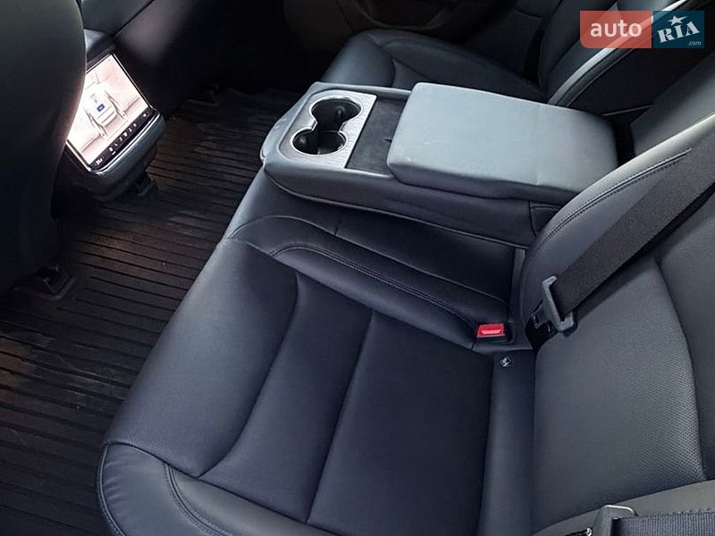 Ліфтбек Tesla Model S 2023 в Києві