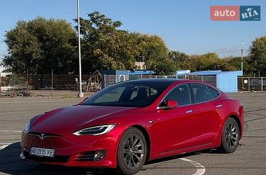 Лифтбек Tesla Model S 2019 в Днепре