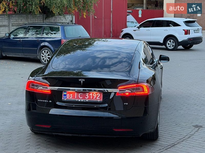 Лифтбек Tesla Model S 2017 в Владимире