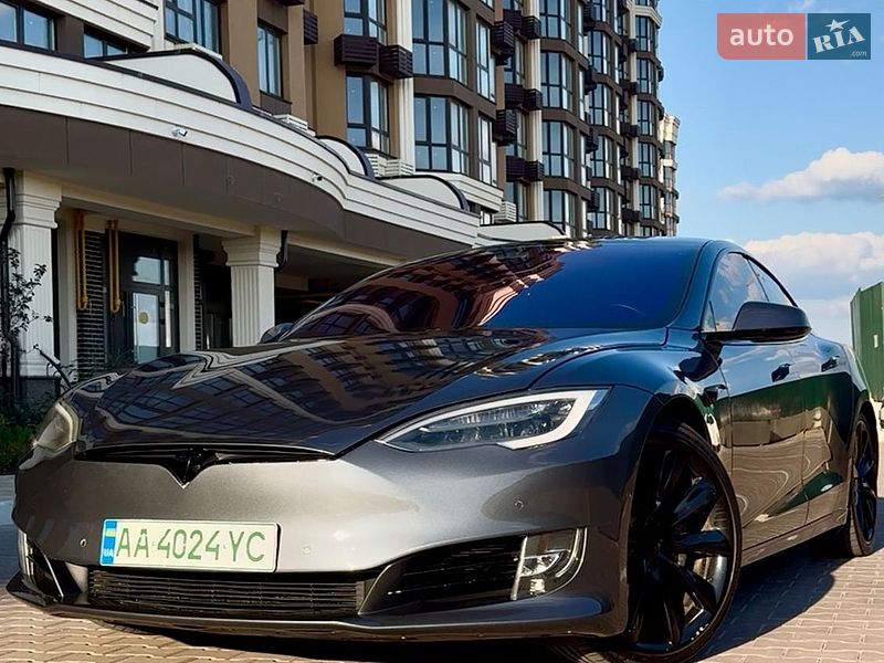 Ліфтбек Tesla Model S 2018 в Києві