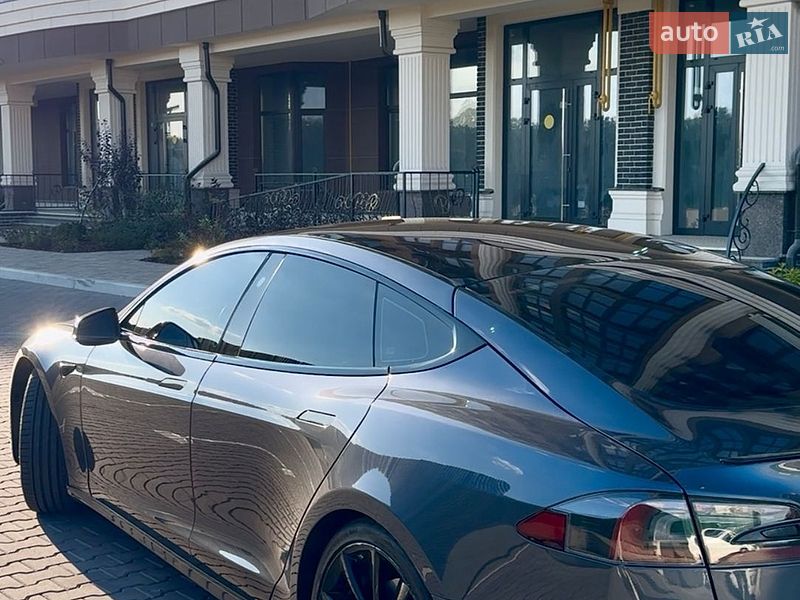 Ліфтбек Tesla Model S 2018 в Києві