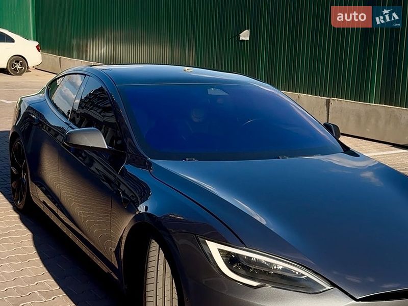 Ліфтбек Tesla Model S 2018 в Києві