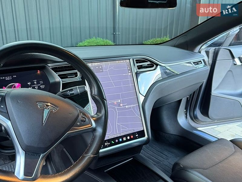 Ліфтбек Tesla Model S 2018 в Києві