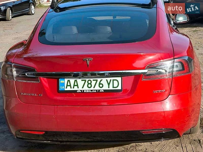 Ліфтбек Tesla Model S 2018 в Ірпені