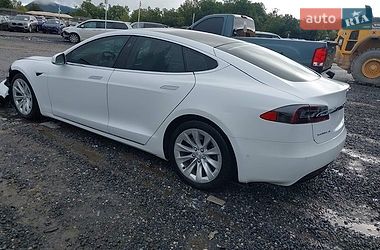 Ліфтбек Tesla Model S 2017 в Івано-Франківську