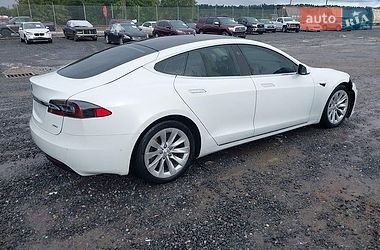 Ліфтбек Tesla Model S 2017 в Івано-Франківську