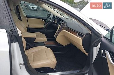 Ліфтбек Tesla Model S 2017 в Івано-Франківську