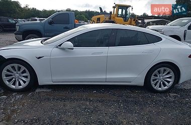 Ліфтбек Tesla Model S 2017 в Івано-Франківську