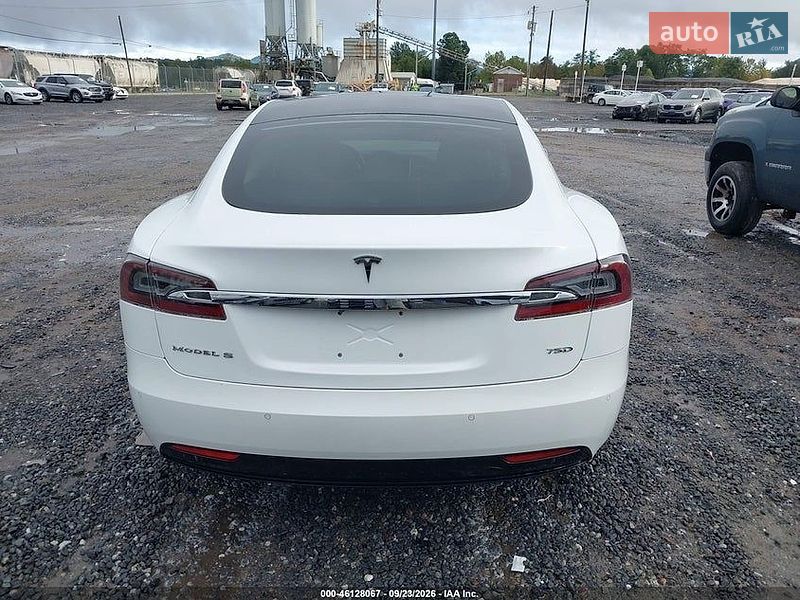 Ліфтбек Tesla Model S 2017 в Івано-Франківську