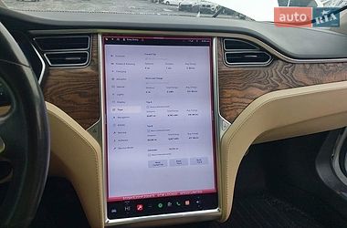 Ліфтбек Tesla Model S 2017 в Івано-Франківську