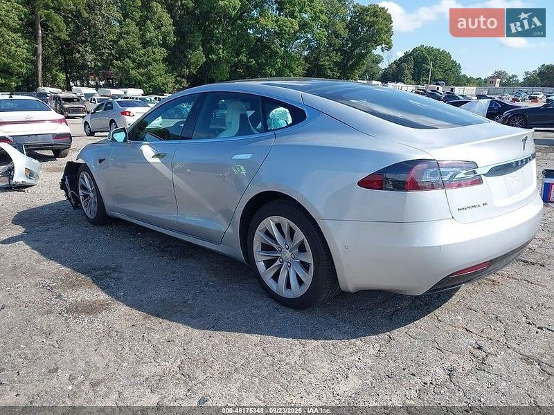 Лифтбек Tesla Model S 2018 в Житомире