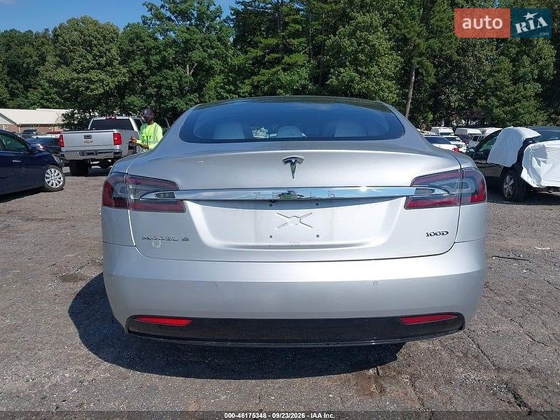 Лифтбек Tesla Model S 2018 в Житомире