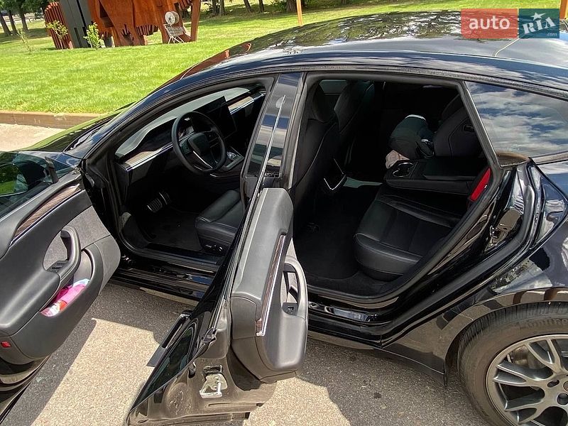 Ліфтбек Tesla Model S 2021 в Києві