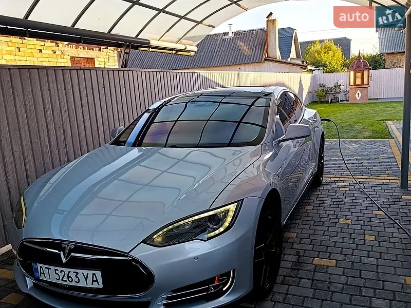 Tesla Model S