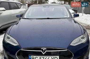 Ліфтбек Tesla Model S 2015 в Львові