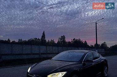 Ліфтбек Tesla Model S 2015 в Коростені