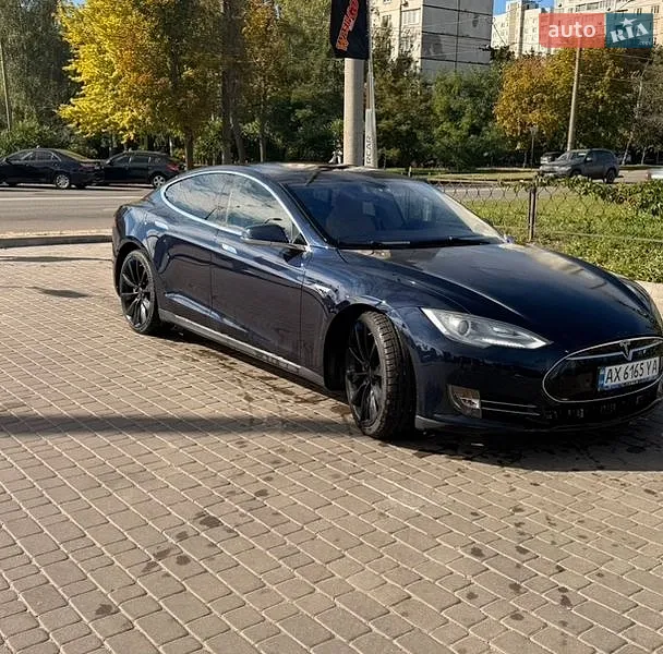 Tesla Model S 2013