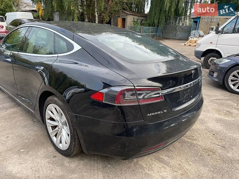 Tesla Model S 2017