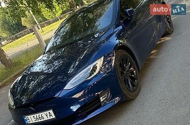 Лифтбек Tesla Model S 2017 в Пирятине
