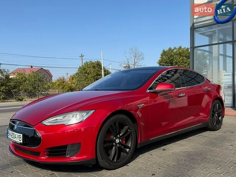 Tesla Model S 2013