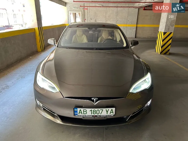 Tesla Model S 2016