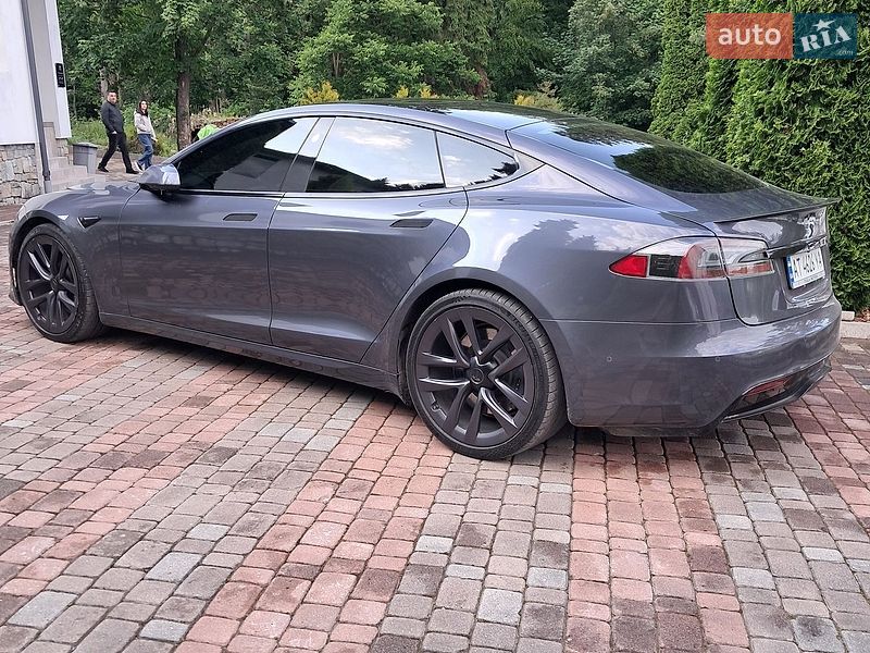 Лифтбек Tesla Model S 2021 в Коломые