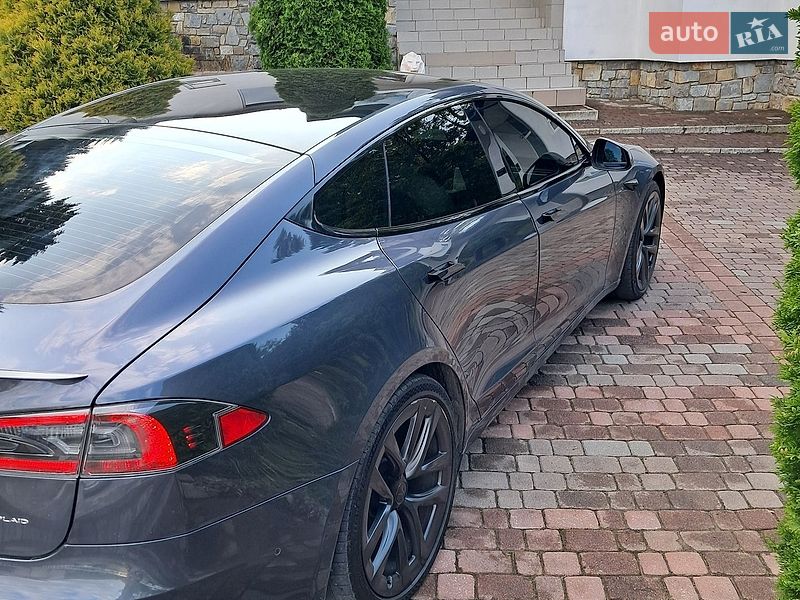 Лифтбек Tesla Model S 2021 в Коломые