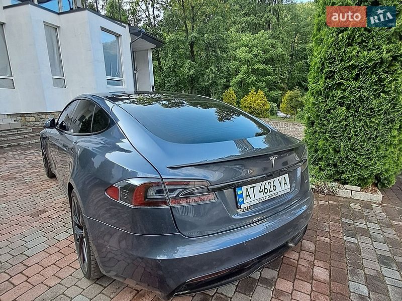 Лифтбек Tesla Model S 2021 в Коломые