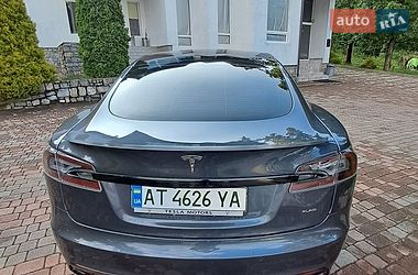 Лифтбек Tesla Model S 2021 в Коломые