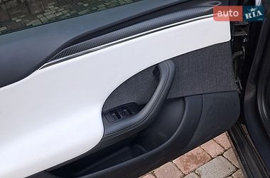 Лифтбек Tesla Model S 2021 в Коломые
