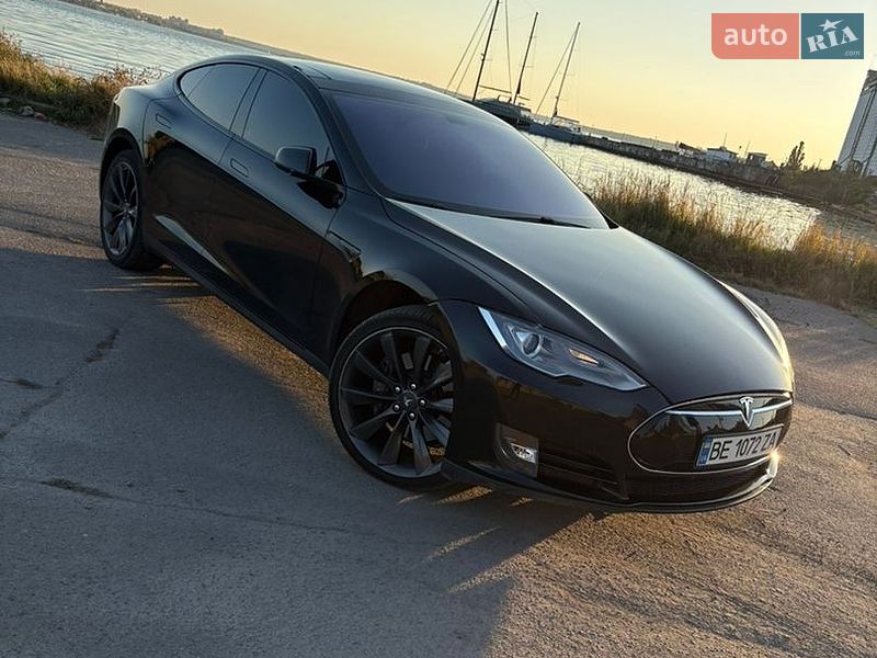Лифтбек Tesla Model S 2014 в Николаеве