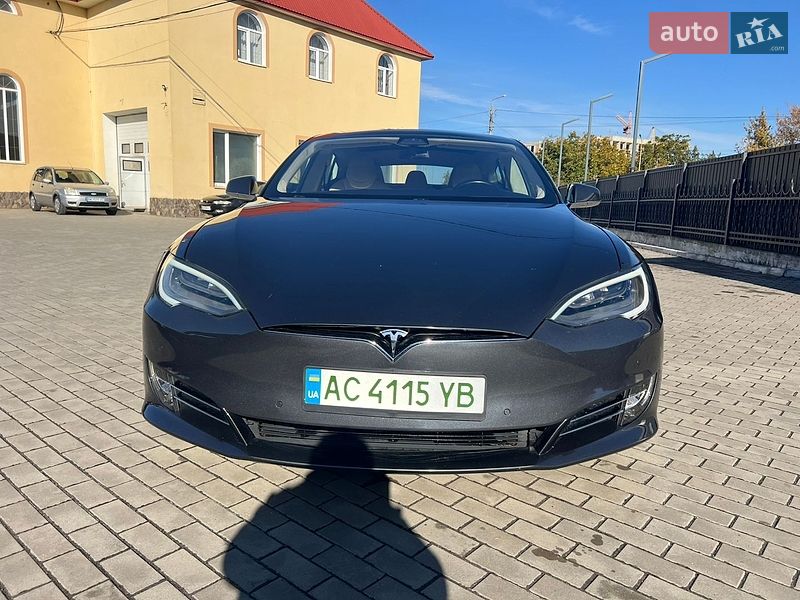 Ліфтбек Tesla Model S 2018 в Луцьку