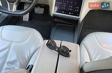 Ліфтбек Tesla Model S 2013 в Львові