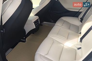 Лифтбек Tesla Model S 2017 в Луцке