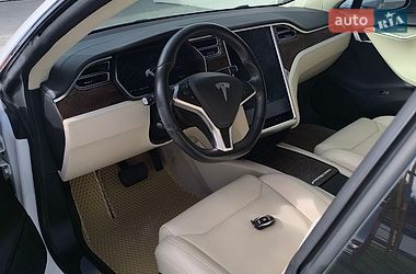 Лифтбек Tesla Model S 2017 в Луцке