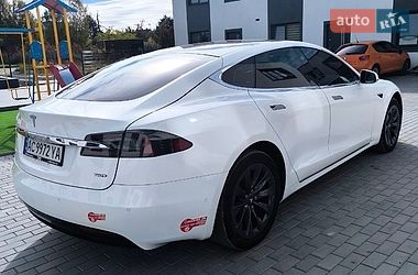 Лифтбек Tesla Model S 2017 в Луцке