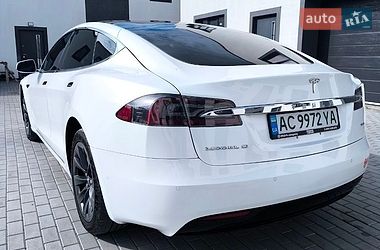 Лифтбек Tesla Model S 2017 в Луцке