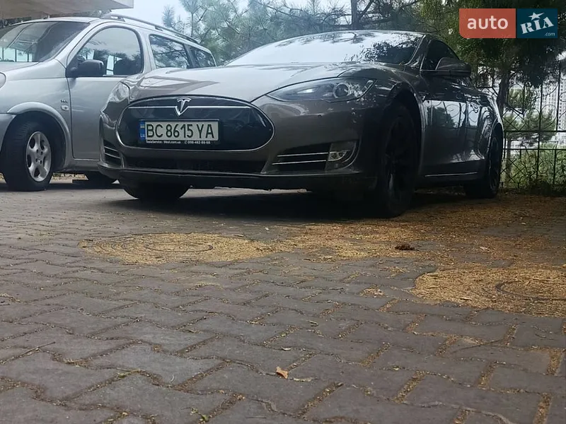 Tesla Model S 2018