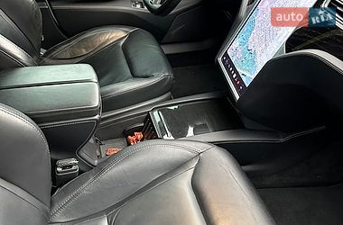 Лифтбек Tesla Model S 2016 в Кропивницком